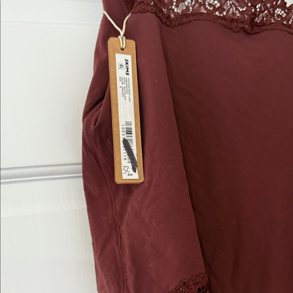 SKIMS Deep Red Lace Bodysuit - Picture 6 of 7